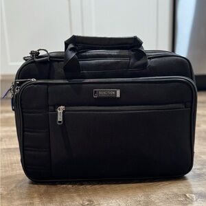 REACTION KENNETH COLE BLACK CROSSBODY MESSENGER CARRYING BRIEFCASE BLACK